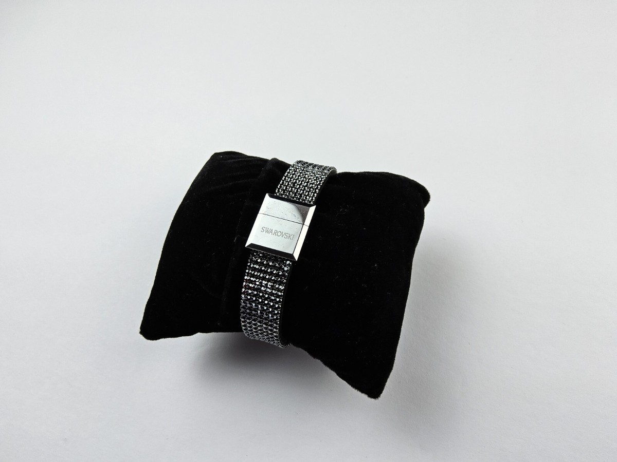 Swarovski Women display picture 2