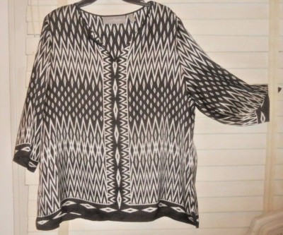 NWOT Chico's Travelers ~ Artsy to Wear ~ Ikat Black & Ecru Dolman Sleeve Tunic 3