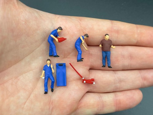 Car Mechanics. Miniature Human Figure Sets. 1:64 Scale - Picture 4 of 6