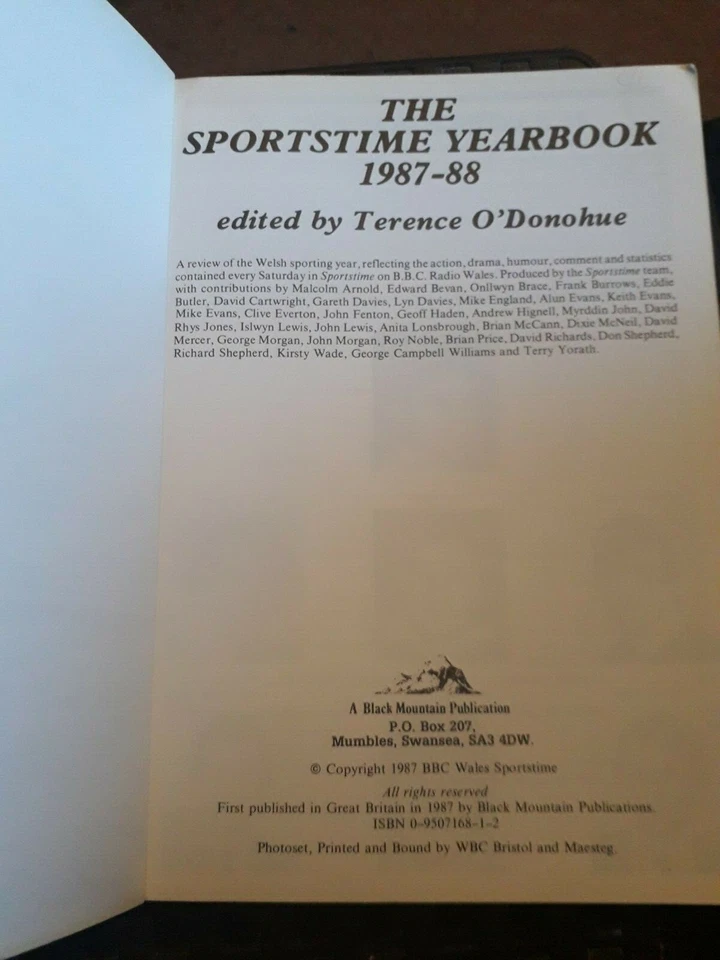 The BBC Radio Wales Sportstime Yearbook 1987/88 - Image 3 of 4