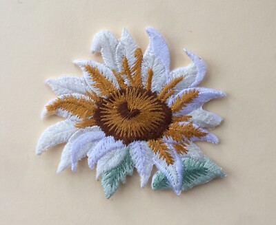 Weiße Sonnenblume mit Blättern zum Aufbügeln/Aufnähen voll bestickt Patch Applikationen Abzeichen