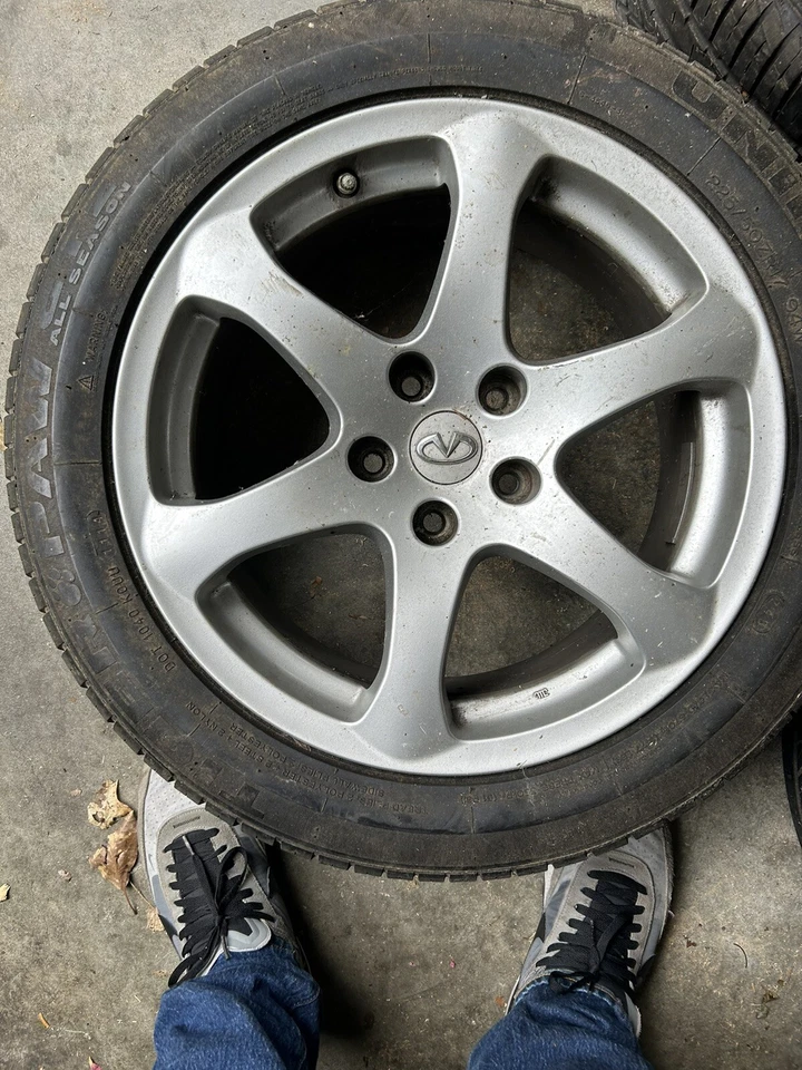 Llantas y neumáticos Infiniti G35/G37 5x114,3 Foto 3 de 4