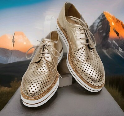 Summit White Mountain Sz 9 BRIA Derby Gold Perforated Leather Platform Sneakers