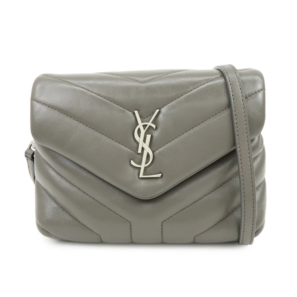 Saint Laurent Loulou, photo 1 sur 5