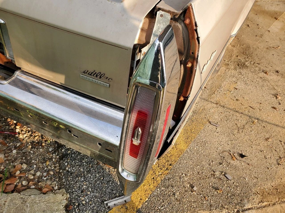 1990 1991 1992 Cadillac Brougham OEM Left Turn Signal Heat Cracks - Image 4 of 4