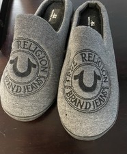 New Without Box - Men s grey true religion slippers Size 9-10.