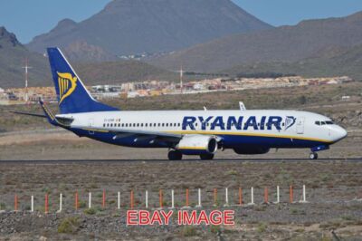 FOTO FLUGZEUG BOEING 737-8AS(W) 'EI-ENM' RYANAIR C/N 35038 L/N 3528. GEBAUT 20