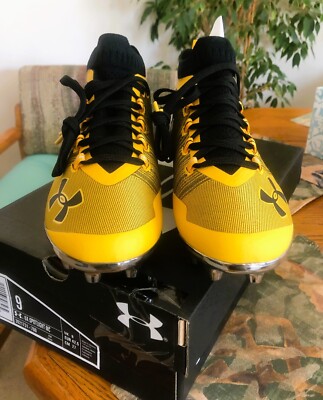 Under Armour Mens UA 2018 Spotlight MC Molded Football Cleats