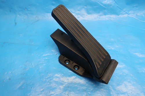 Mercedes W204 W212 E-C-Klasse Gaspedal Pedal Pedalwerk Potentiometer A2043000004