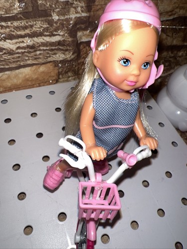 Simba Toys Evi Love Bike Tour with Puppy, Cart and Bike Barbie Chela Bike Scale - Picture 8 of 10