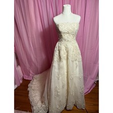 Stunning Maggie Sottero Haute Couture Lace Dress Size 4