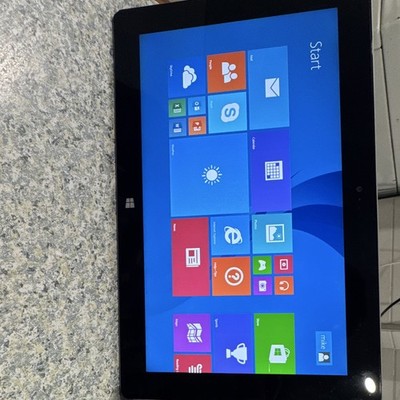 Tablet Microsoft Surface 10.6 in 32GB Silver Wi Fi Tablet Windows RT