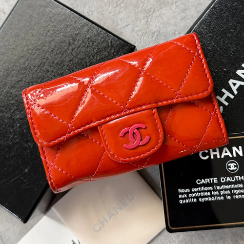 CHANEL Matelasse 6-Ring Key Case Orange Patent Leather Coco Mark Quilted Holder