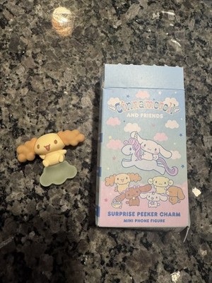 Sonix Cinnamoroll surprise peeker charm hipper Chiffon