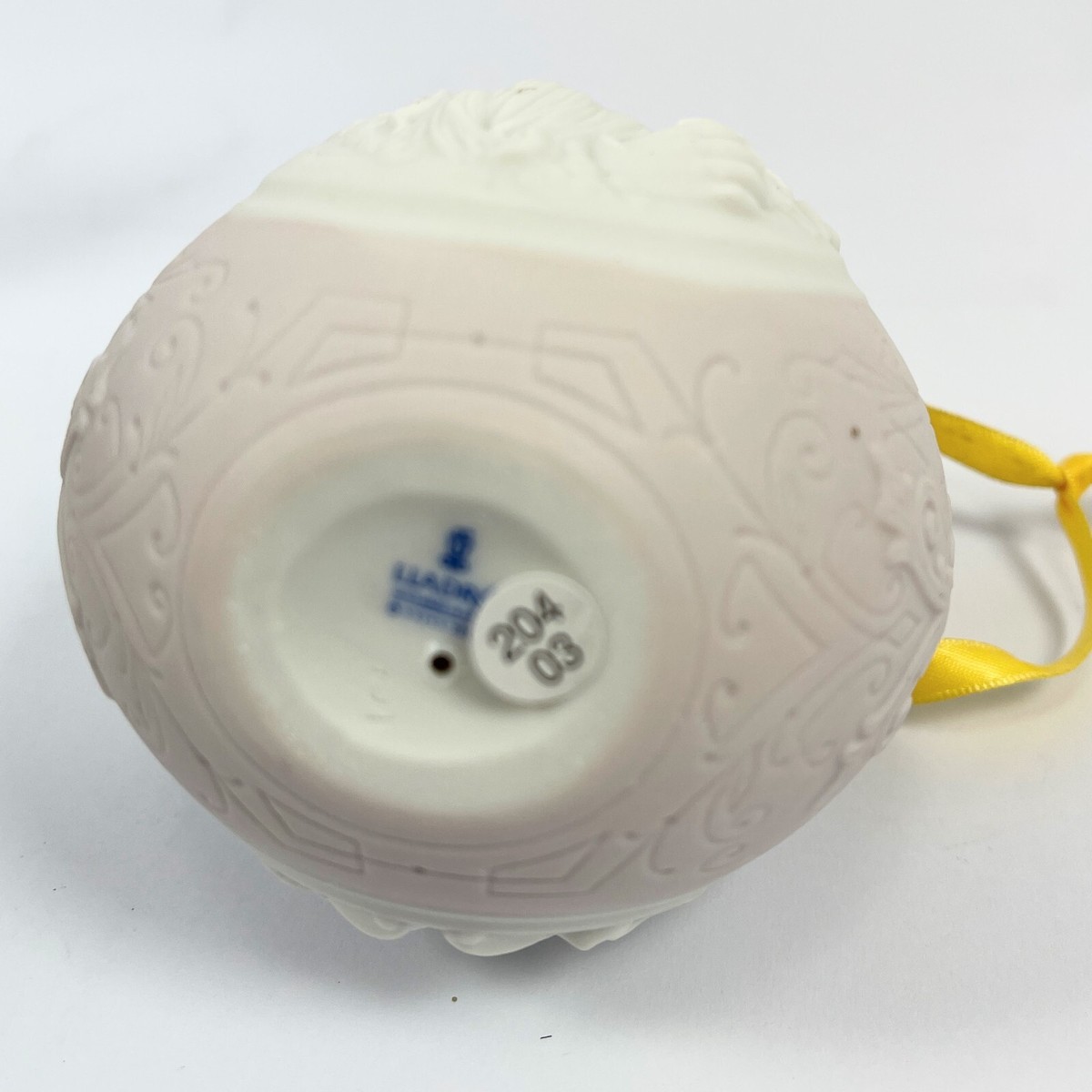 LLADRO Year 2003 Annual Christmas Porcelain Ball Ornament