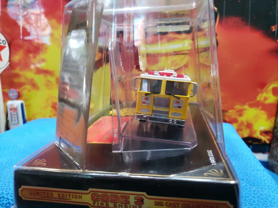 Code 3 City of Honolulu Seagrave Pumper E-1 BEAUTIFUL VERY NICE FIRETRUCK 👌 👍  - Image 4 of 4