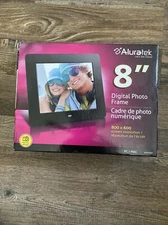 New Aluratek 8" digital photo Frame 800x600 screen resolution