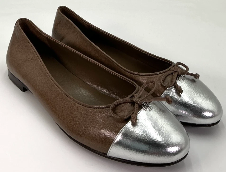 Pisos de ballet Tory Burch con puntera y puntera para mujer talla 9 Wild Mushroom/plateados Foto 3 de 4