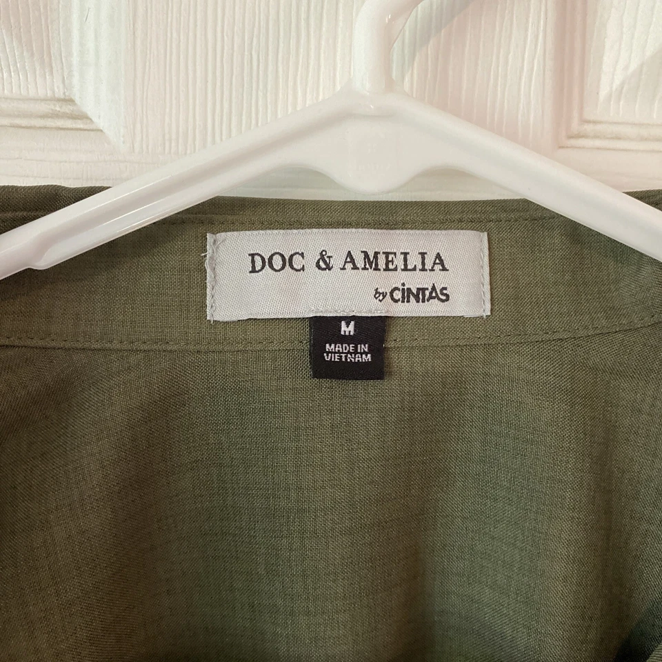 Doc & Amelia By Cintas 女式中号前扣长袖休闲衬衫绿色 — 第 2/4 张图片
