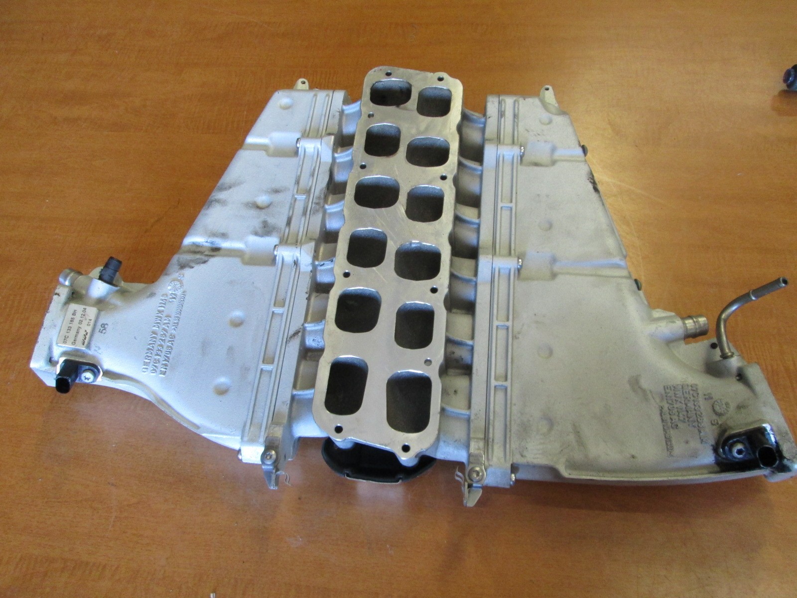 Bentley - 05 - Inlet Suction Manifold / Plenum # 07C133185BH