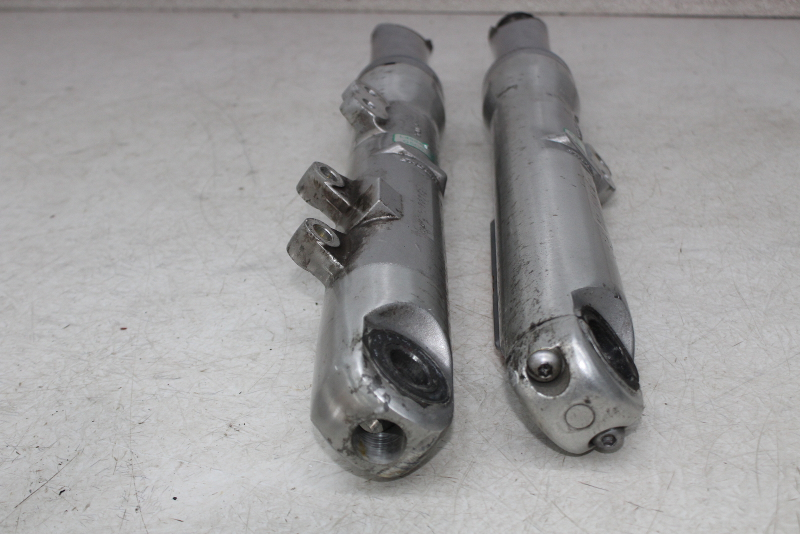 00-06 HARLEY-DAVIDSON DYNA FXDBI FRONT LOWER FORKS SHOCK SUSPENSION SET PAIR