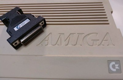 Commodore Amiga 500 500+ 600 1200 2000 4000 DB23 RGB VGA Adapter TOP BILD!