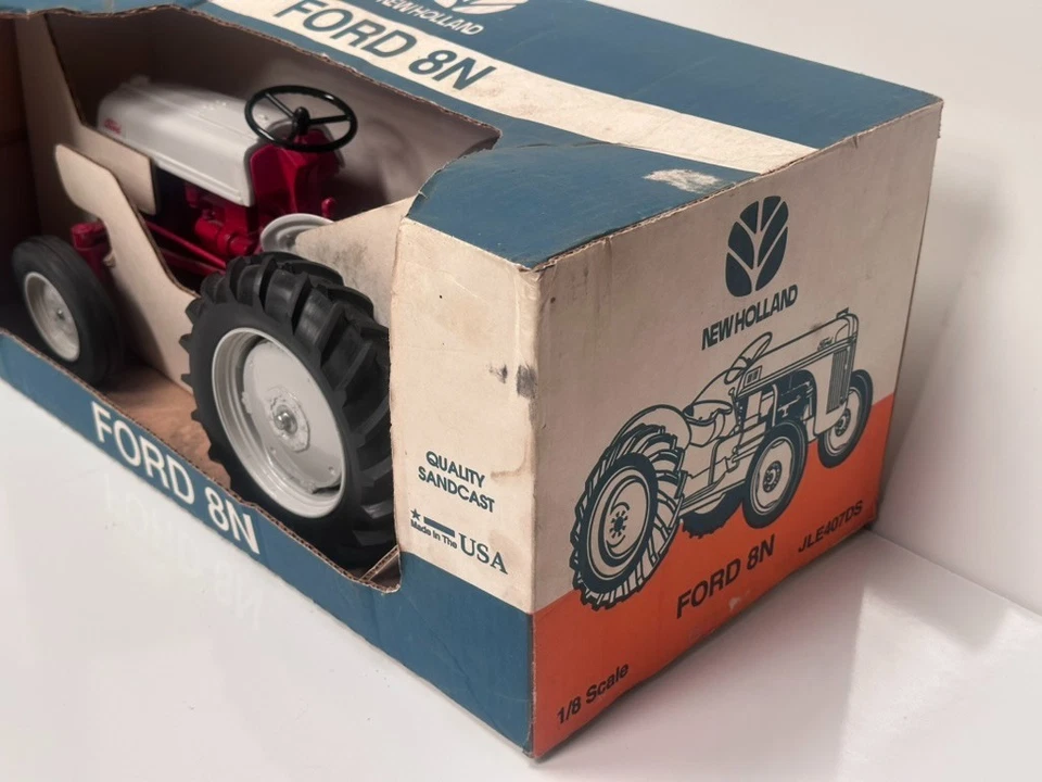 1996 New Holland Ford 8N Wide Front Farm Progress Show 1:8 Scale JLE407DS - Image 4 of 4