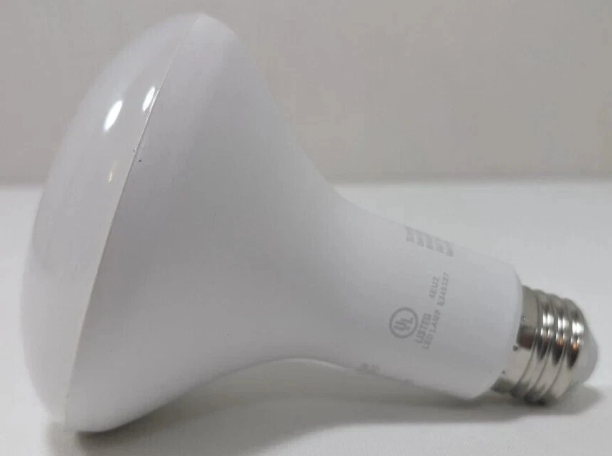 Feit Electric BR30 Dimmable LED Flood Light Bulb DAYLIGHT 5000K 65W 650LM 4 Pack - Image 3 of 4