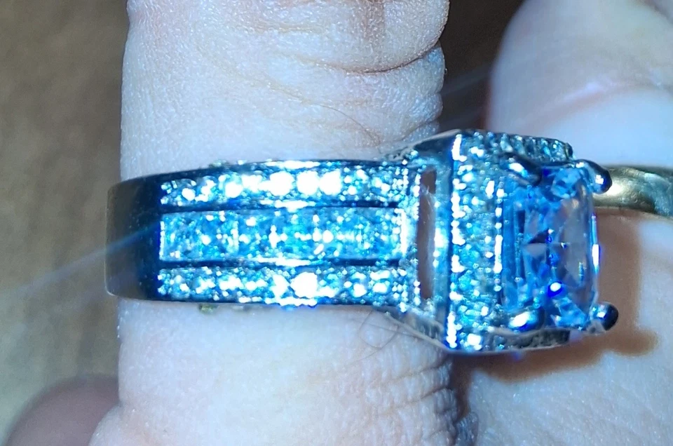 New Women's CZ Simulated Blue Diamond Ring.  - Image 3 of 3