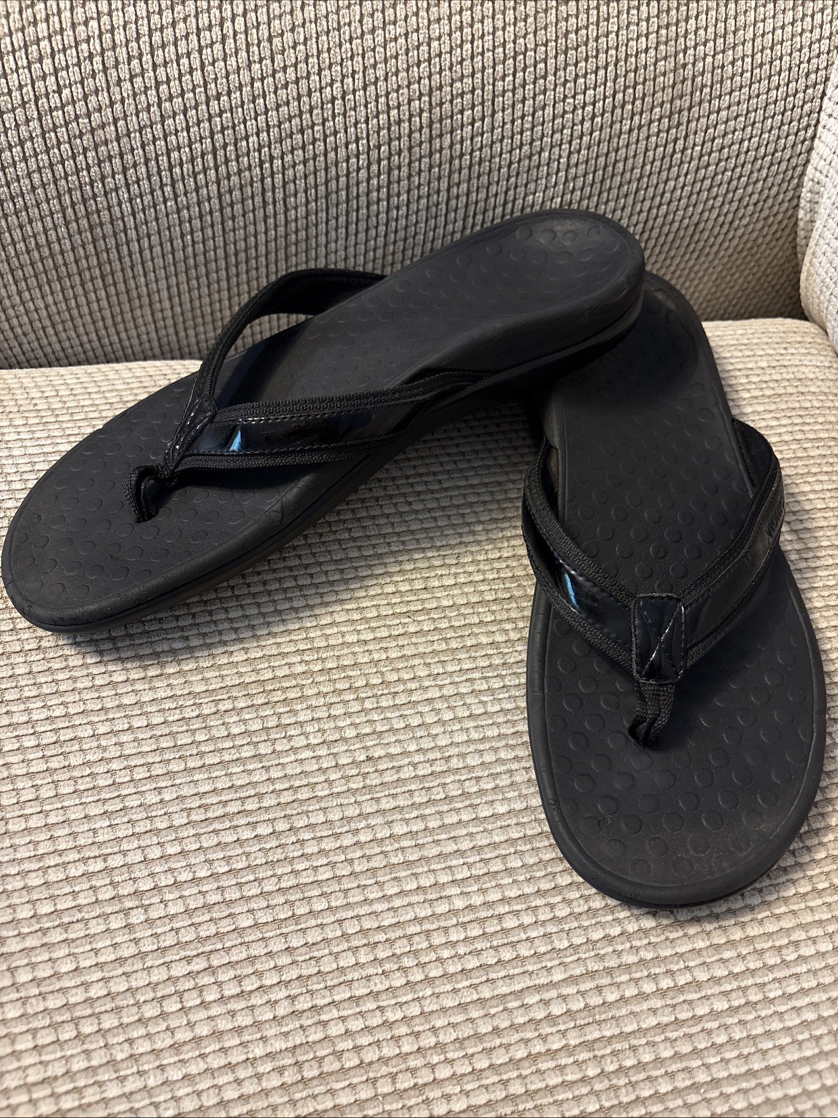 VIONIC 44 Tide Flip Flop Thong Sandals Orthaheel Black Women’s 10 EUC