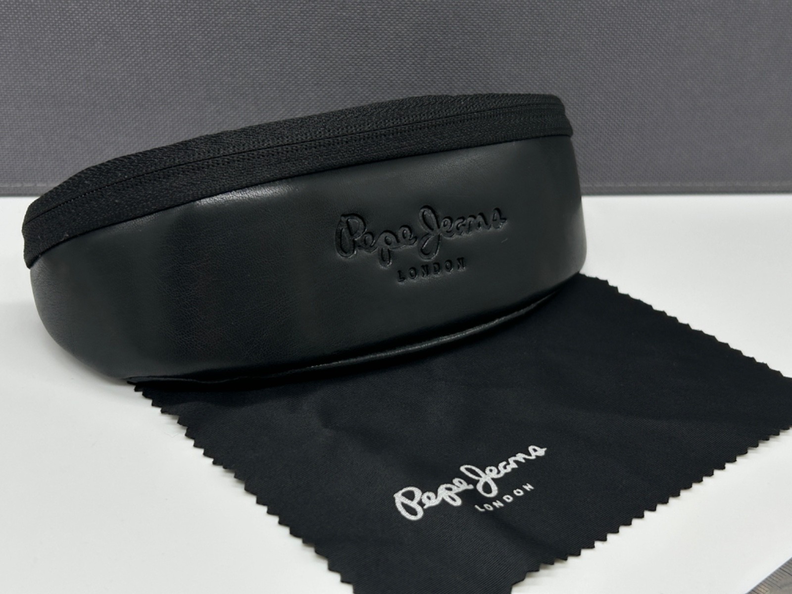 Pepe Jeans astuccio per occhiali semi rigido nero cerniera foto 2