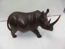 Vintage Beautifully Hand Carved Wooden Rhino Figurine Height 16 x 25 x 10 cm