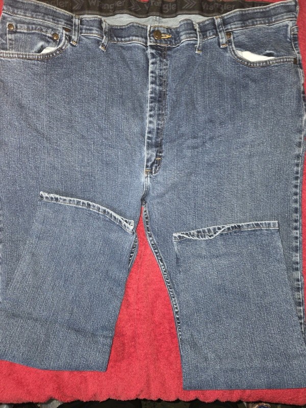 Wrangler Men’s Jeans New With Tags 48 X 30 Relax Fit With Comfort Waist Band