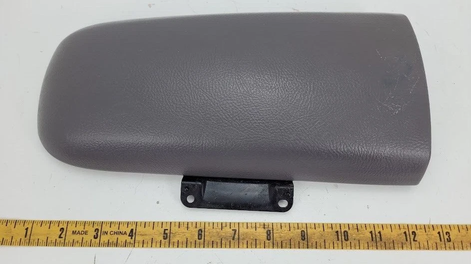 Toyota Celica 2001 consola central reposabrazos tapa gris con bisagra y tornillos Foto 2 de 4