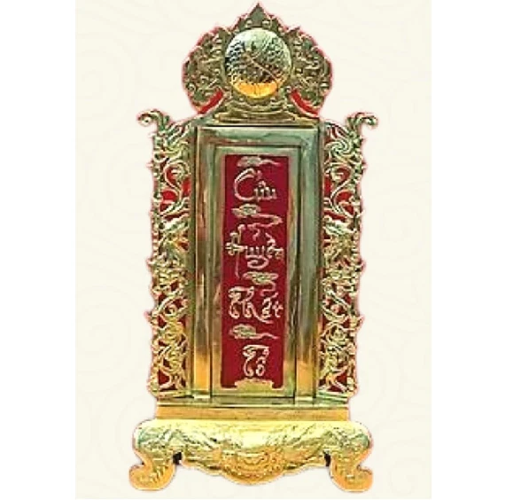 Tableta artesanal de latón Cuu Huyen That To Ancestral de Dai Bai Village Artisans Foto 4 de 4