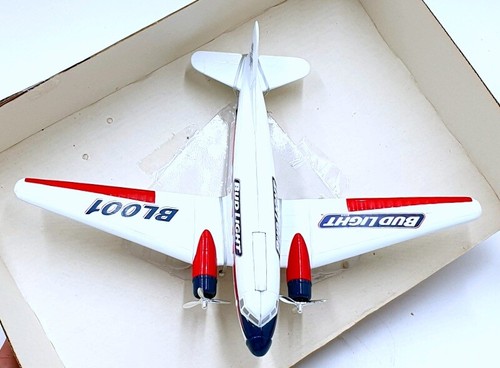 Liberty Speccast Approx 30cm Wingspan 45023 - Bud Light 1935 Douglas DC-3 - Picture 4 of 5