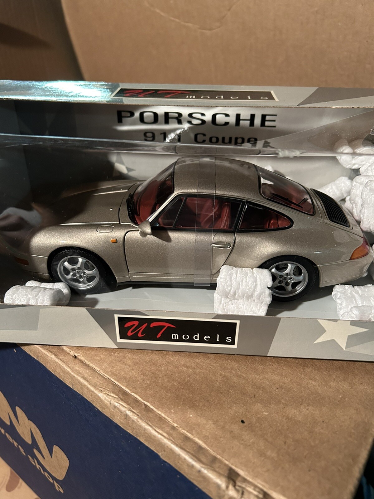 1:18 UT Models Porsche 911  993 Gold New In Box