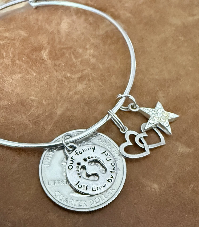 Винтажный браслет из стерлингового серебра 925 пробы с тремя подвесками ⭐️ 💕 👣 7,5 дюйма - Изображение 2 из 4