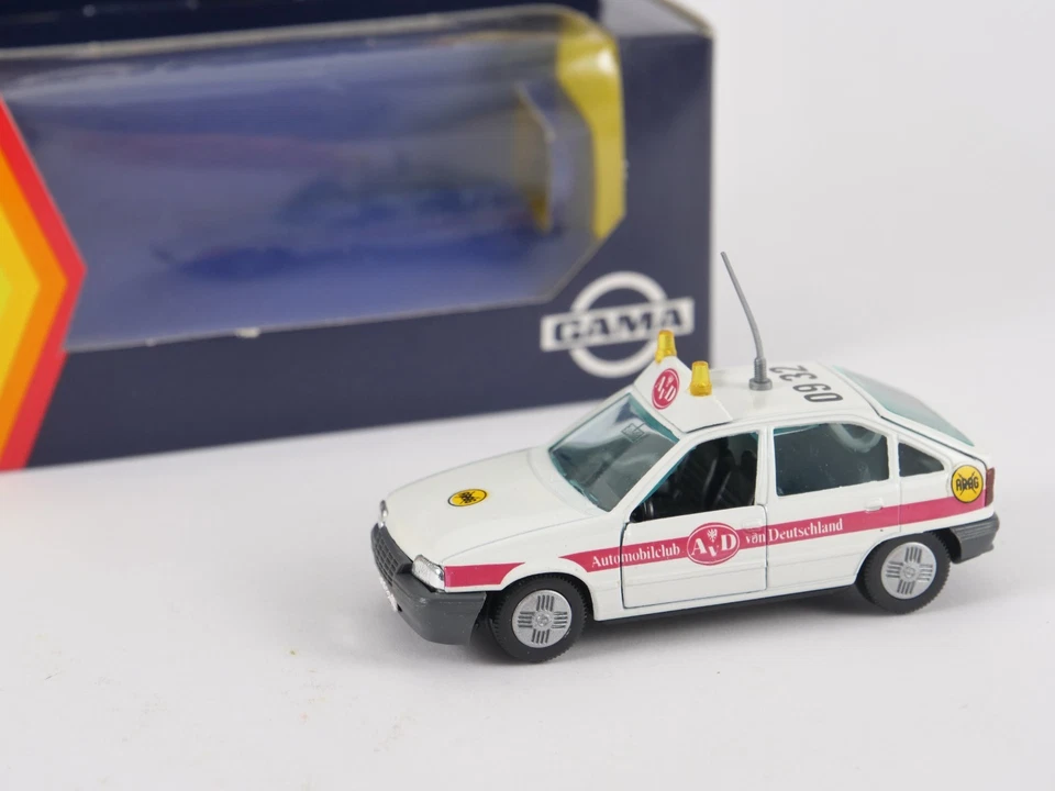 Gama Mini N° 1118 Opel Kadett AVD ARAG 5 Porte 1/43 Mai Giocato - Immagine 2 di 4