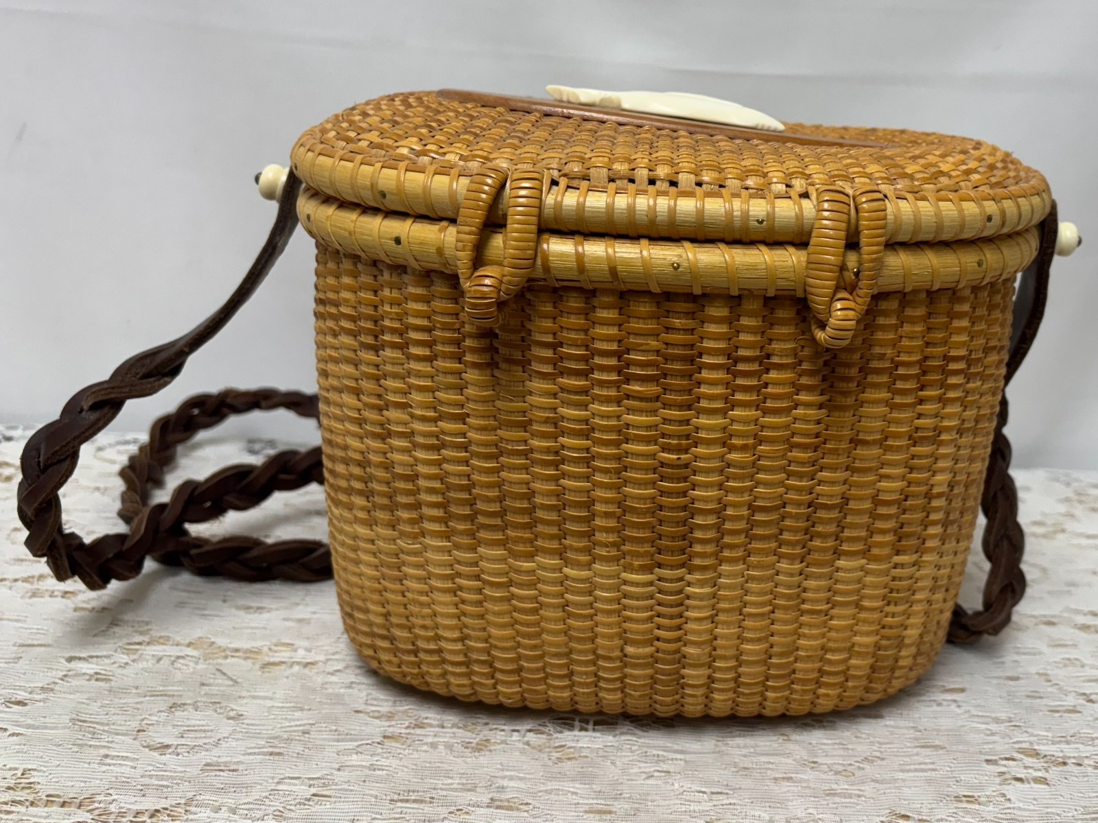 VTG Signed Kai O'Connell  1999 Nantucket Basket Purse w/Whale, Leather Strap