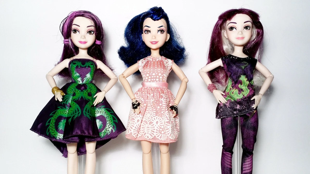 Disney Descendants Lot of 3 Mal Evie Dolls