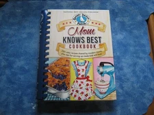 MOM KNOWS BEST COOKBOOK Gooseberry Patch 250+ Easy Recipes SPIRAL HC 2014 MINT
