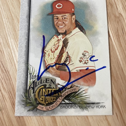 Luis Castillo IP Signed Allen & Ginter Card Autographed Mariners - Picture 2 of 2