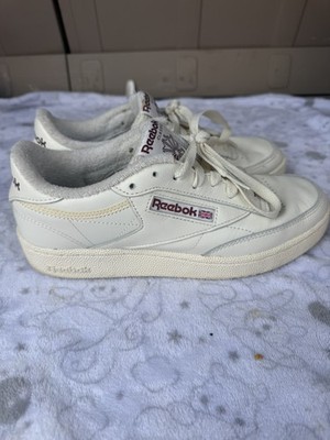  Mens s white Reebok Classic tennis shoes, size 6