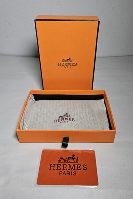 Geniune HERMES Paris iPhone 4G & Cloth Case Gift Box