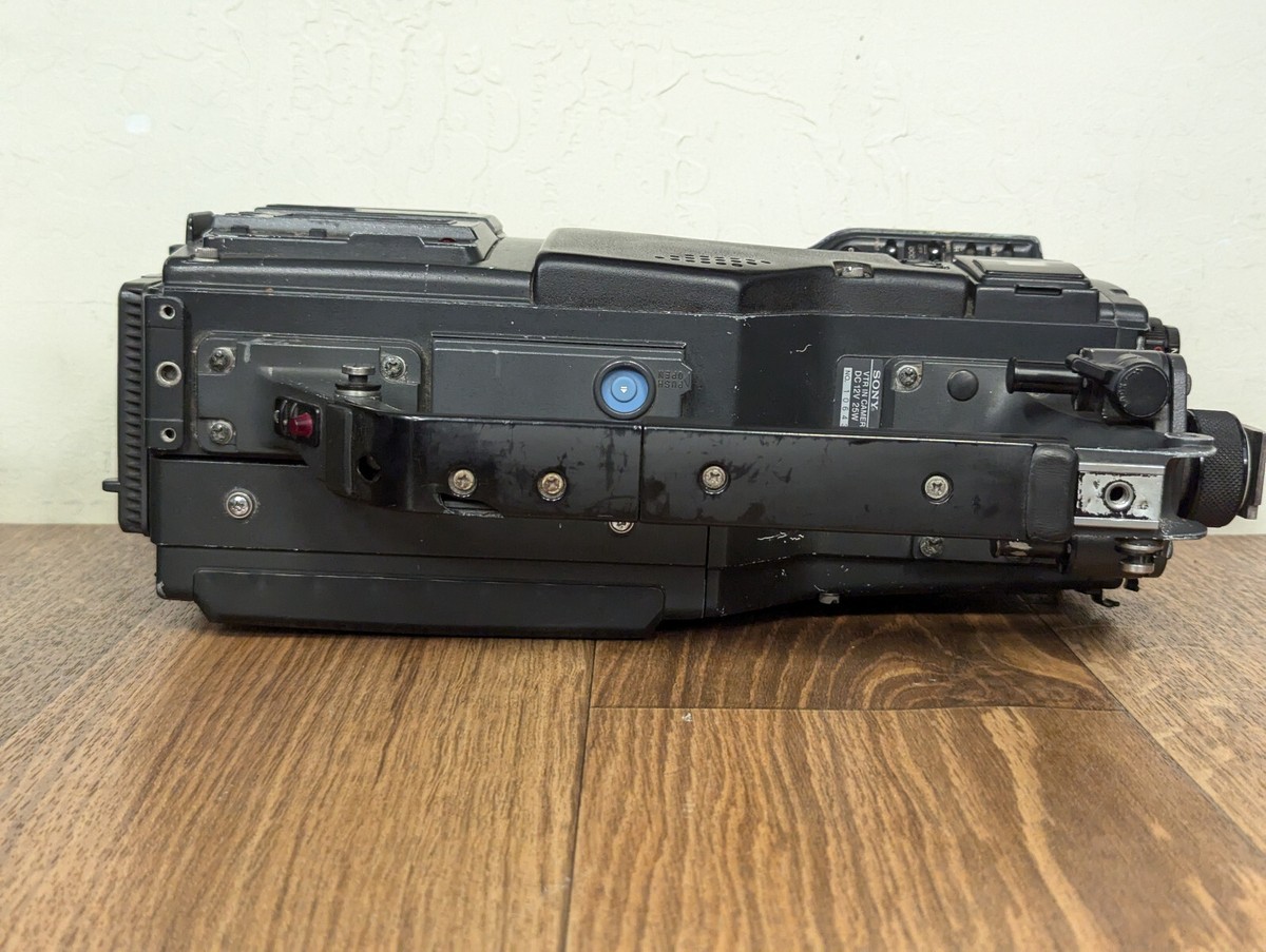 SONY BVW-D600 業務用ビデオカメラ Sony Betacam SP BVW-D600 Camcorder; untested; no lens, no