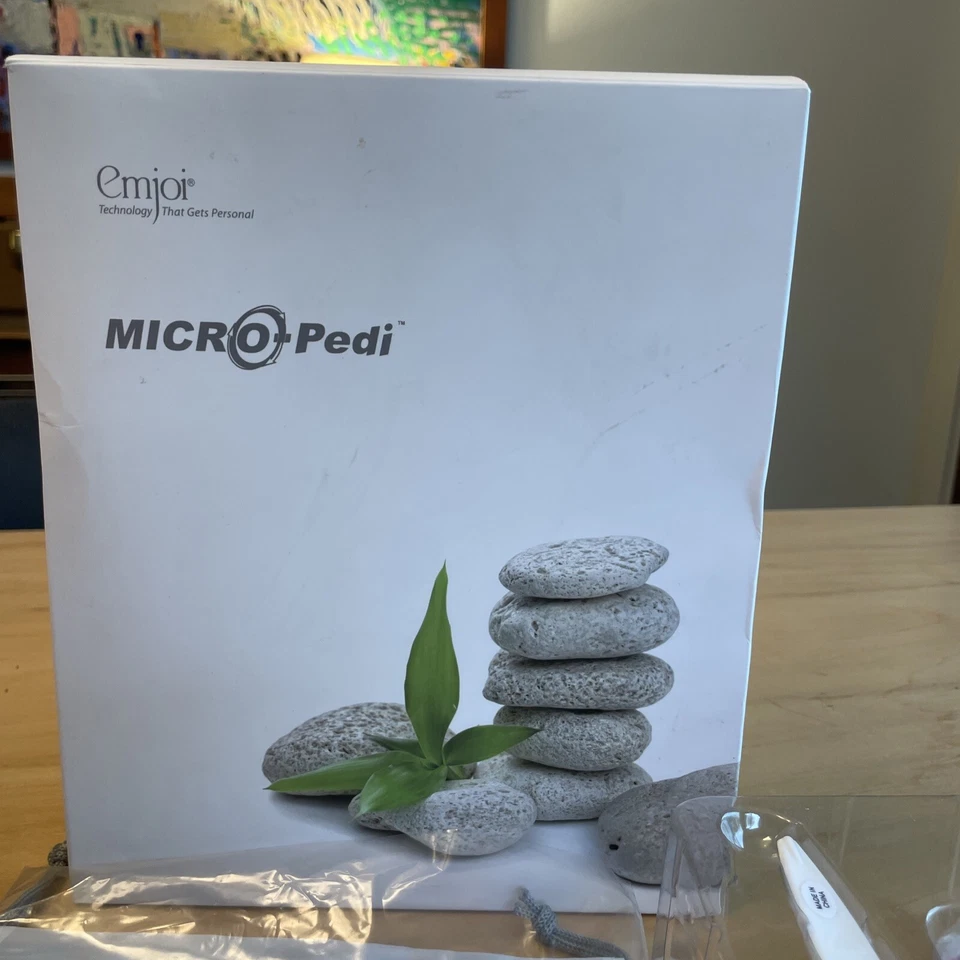 Буфер для ногтей Emjoi Micro Pedi с 2 дополнительными грубыми и 2 супер грубыми роликами (розовый) - Изображение 2 из 4