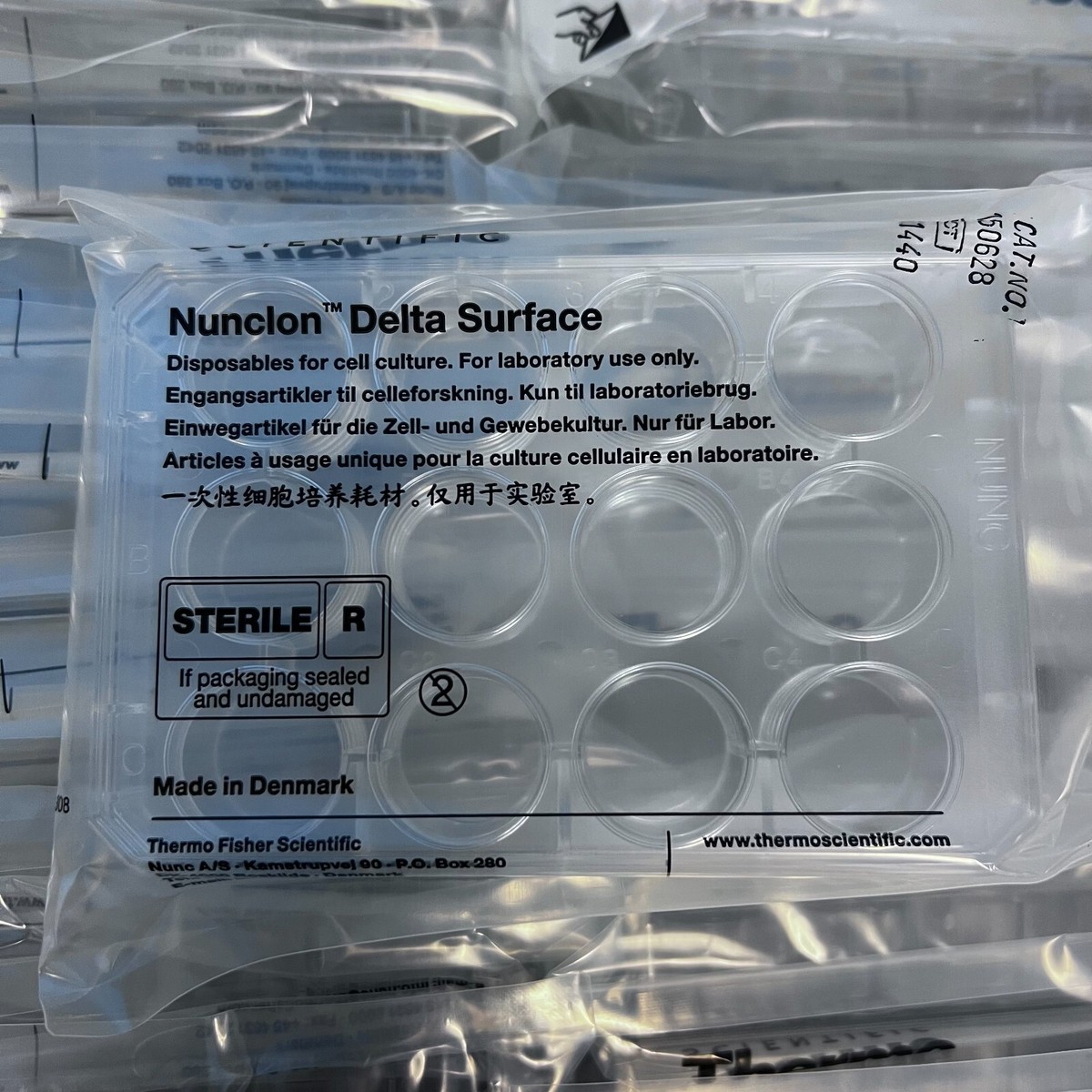 Thermo Scientific 150628 Nunc Multidishes Treated Sterile 12-Well