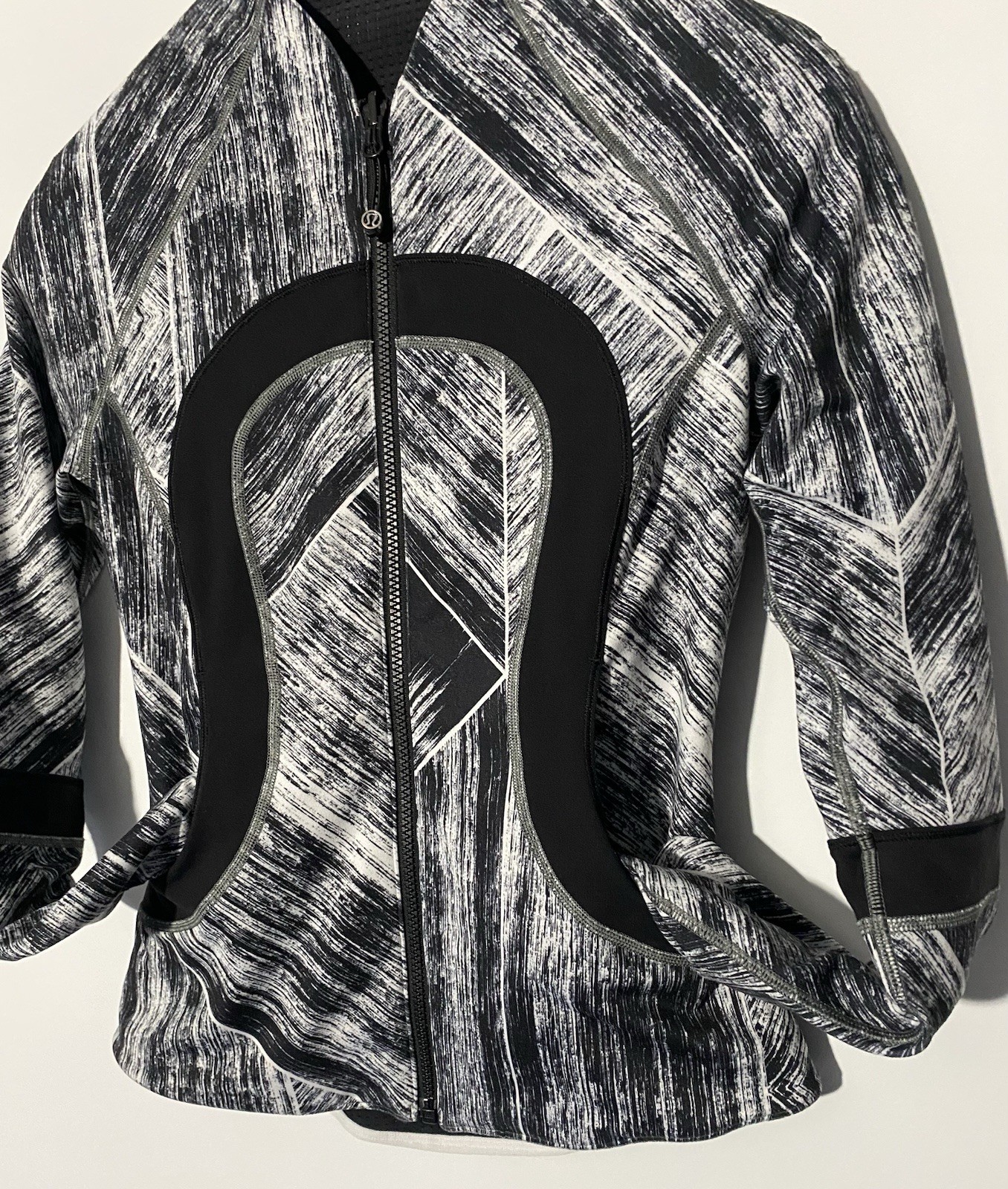Lululemon-Running Jacket.Full Zip,Reversible,Line… - image 7