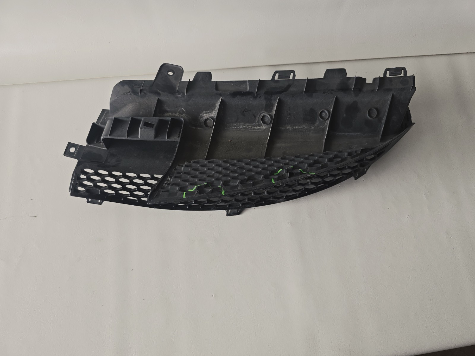 2019 On 1 MCLAREN GT TAIL LIGHT SURROUND LH PASSENGER SIDE 22AC813